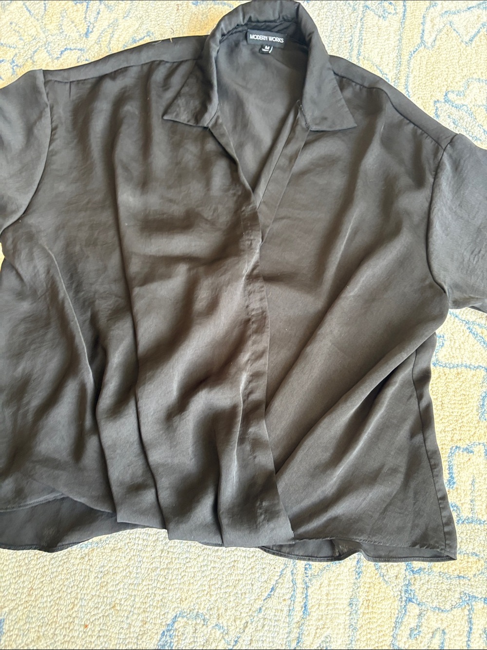 Short-Sleeve Black Blouse by modern works - Picture 3 of 6